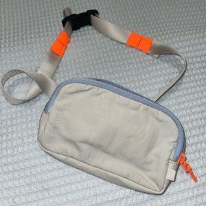 Lululemon mini belt bag NWOT